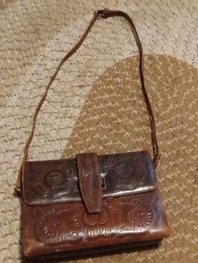 ArtMex Mexican Hand Tooled leather purse VINTAGE